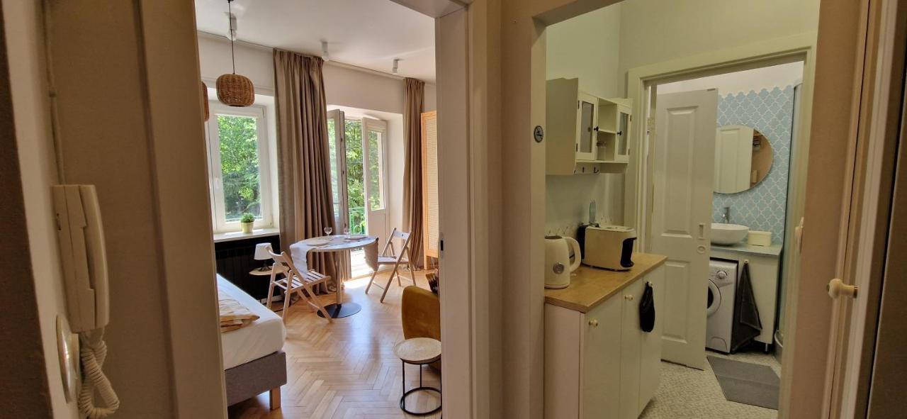 Labo Mariensztat Butas Warsaw